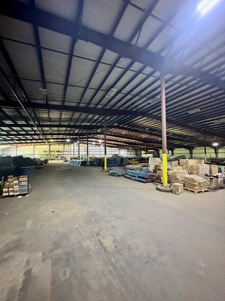 More Photos Of 1301 Industrial Park Rd, Mountain Grove Warehouse For Lease