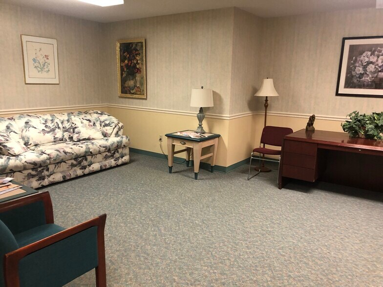 More Photos Of 1057 Poquonnock Rd, Groton Office For Lease