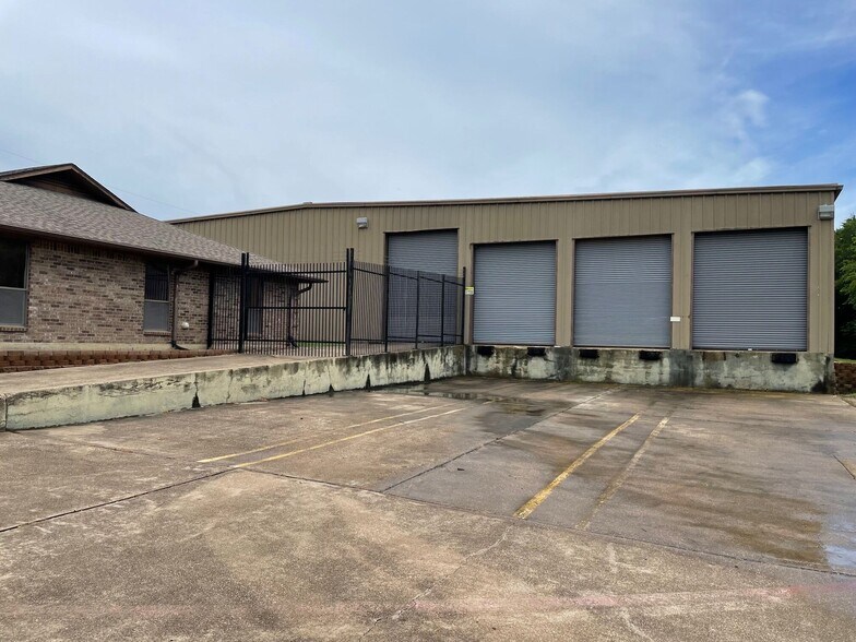More Photos Of 511 S 5th Ave, Mansfield Distribution For Lease