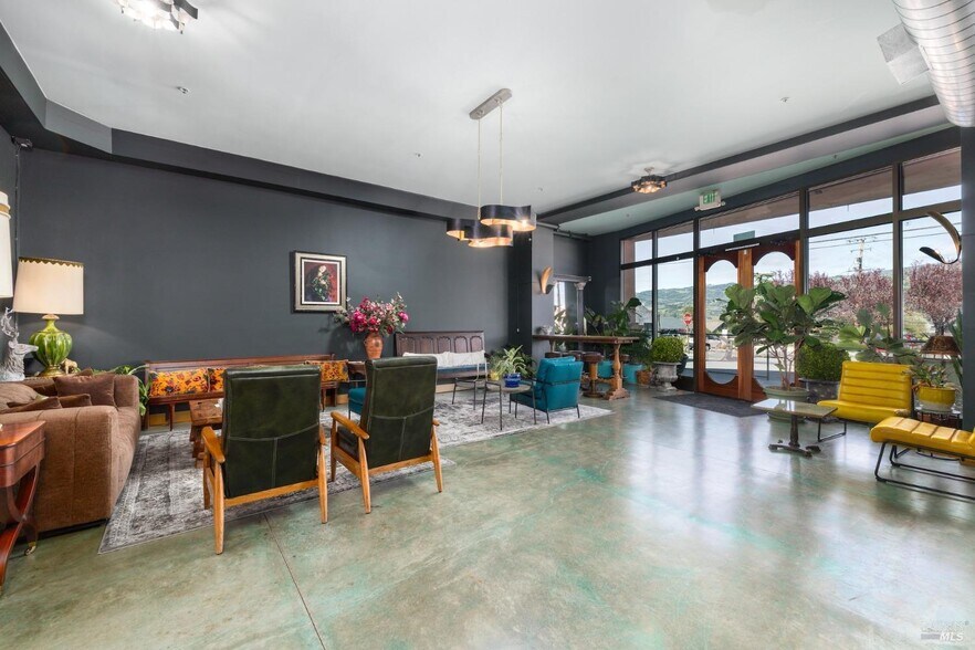 More Photos Of 21015 Geyserville Ave, Geyserville General Retail For Sale