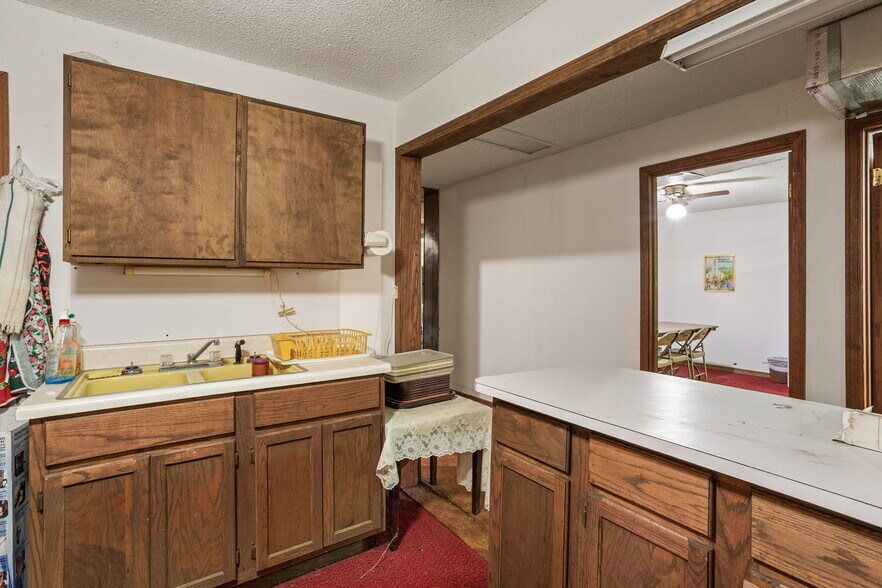 More Photos Of 9835 Frankoma Rd, Sapulpa Religious Facility For Sale