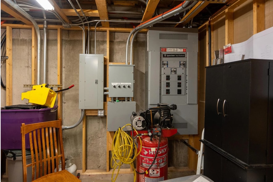 More Photos Of 215 Smelter Ave NE, Great Falls Office For Sale