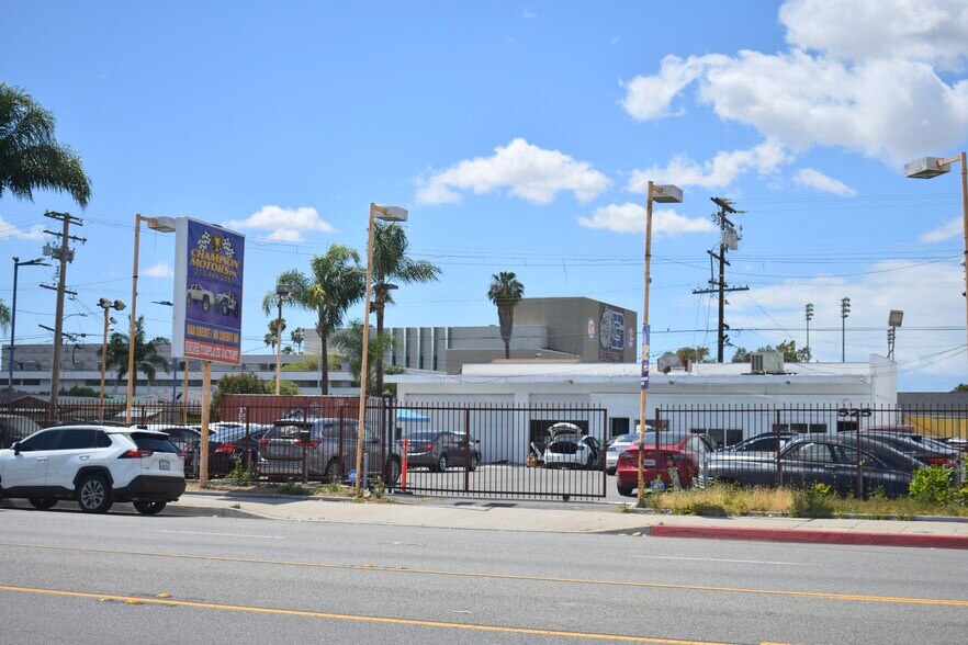 Primary Photo Of 525 S Atlantic Blvd, Commerce Auto Dealership For Lease