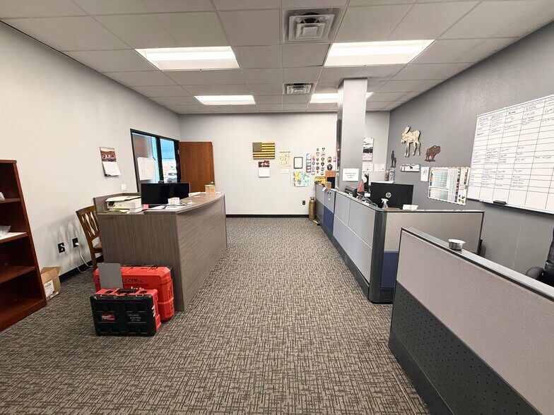 More Photos Of 2995 Coleman St, North Las Vegas Warehouse For Lease