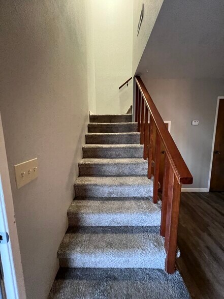 More Photos Of 410 Pine St, Ripon Apartments For Sale