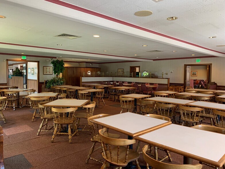 More Photos Of 3476 Massillon Rd, Akron Restaurant For Sale