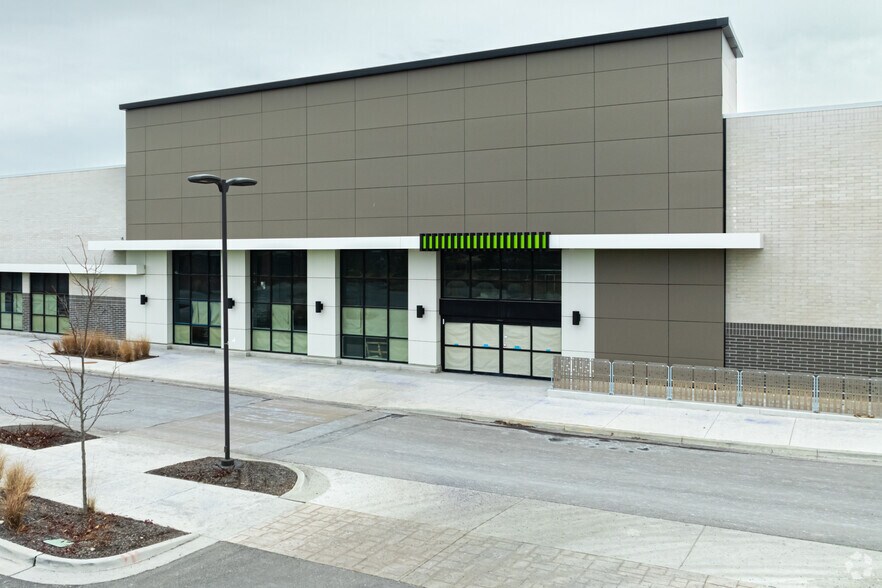 More Photos Of 5601 W 135th St, Overland Park Freestanding For Lease