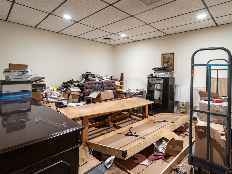 More Photos Of 60 Phifer St, Asheville Medical For Sale