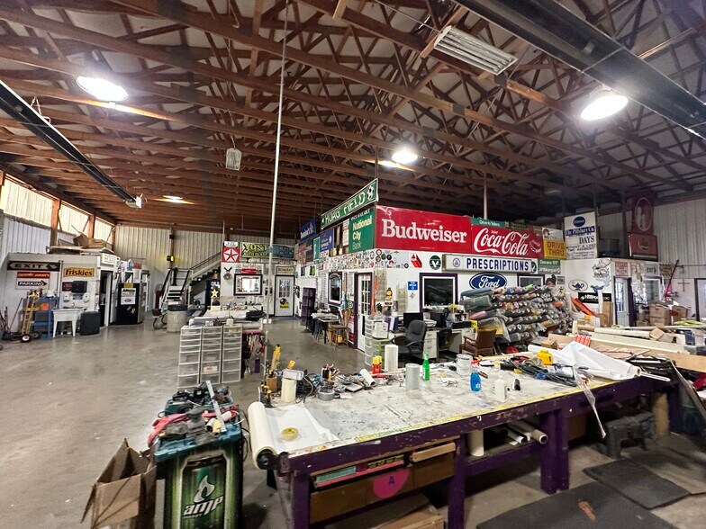 More Photos Of 10578 River Rd, Wellsburg Warehouse For Lease