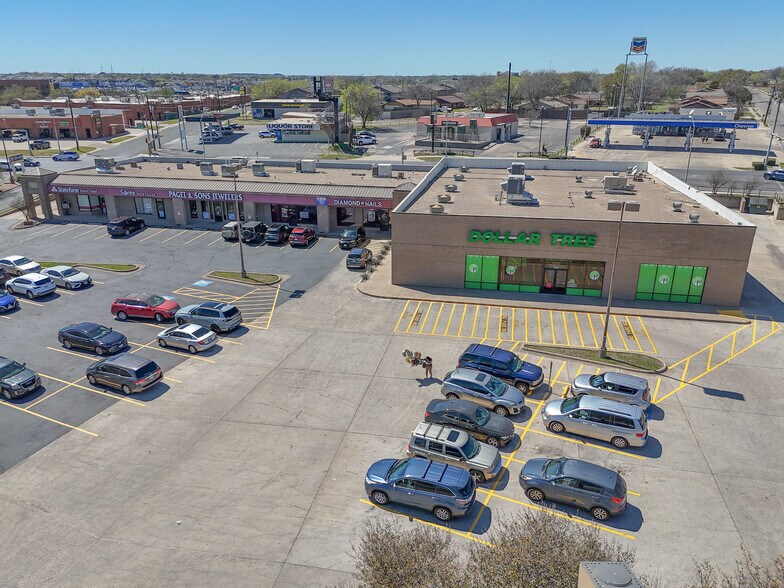 More Photos Of 2102 S W S Young Dr, Killeen Freestanding For Lease