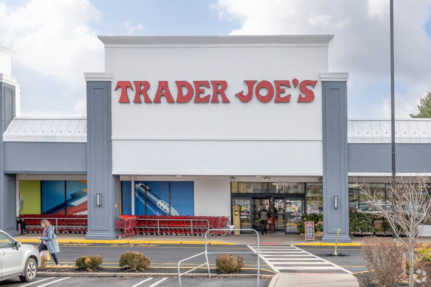 More Photos Of 1021-1045 Broad St, Shrewsbury Freestanding For Lease