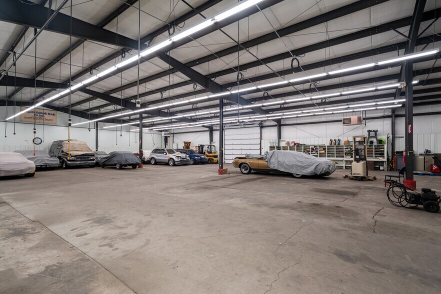More Photos Of 1717 Mackenna Ave, Niagara Falls Warehouse For Sale