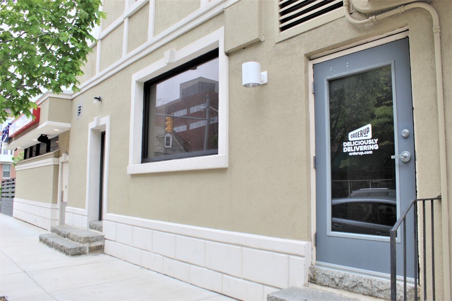 More Photos Of 204 S High St, Baltimore Restaurant For Lease