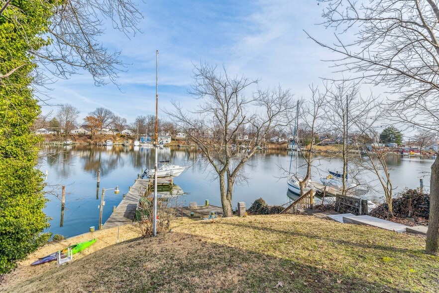 More Photos Of 460 Carvel Beach Rd, Baltimore Apartments For Sale