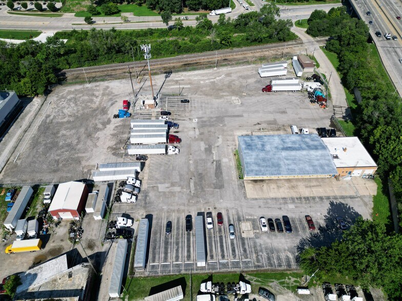 More Photos Of 1401 W Ray St, Indianapolis Truck Terminal For Lease