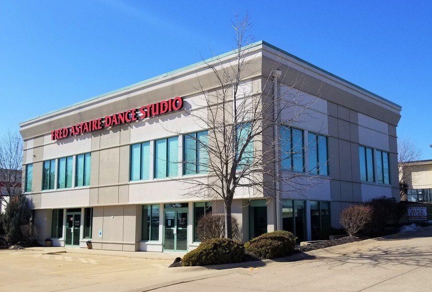 More Photos Of 3170 E 53rd St, Davenport Freestanding For Lease