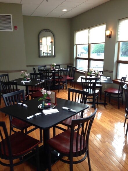 More Photos Of 3406 E Market St, York Restaurant For Lease