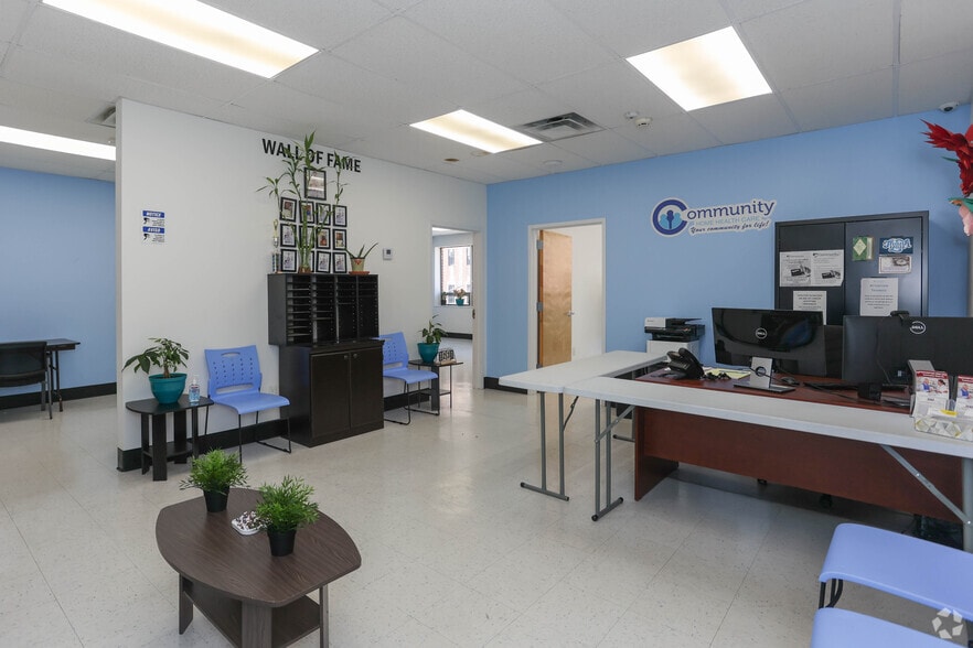 More Photos Of 91 N Franklin St, Hempstead Office For Sale