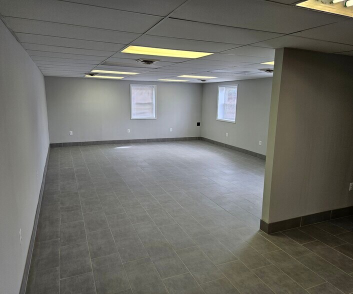 More Photos Of 6624 Quad Ave, Rosedale Industrial For Sale