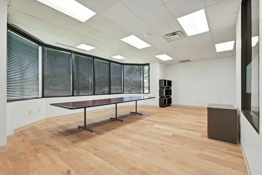 More Photos Of 1100 W Campbell Rd, Richardson Office For Sale