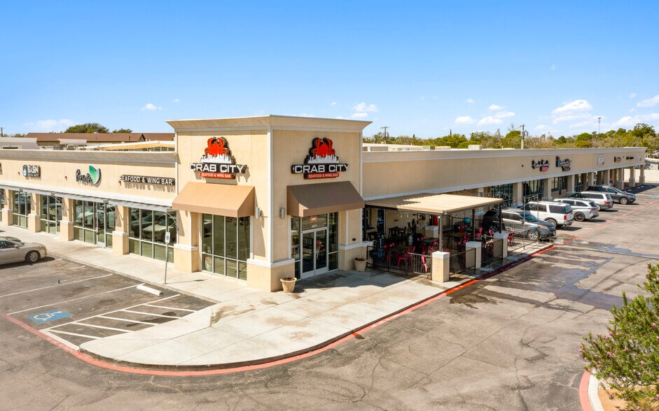 More Photos Of 621-625 E 42nd St, Odessa General Retail For Sale