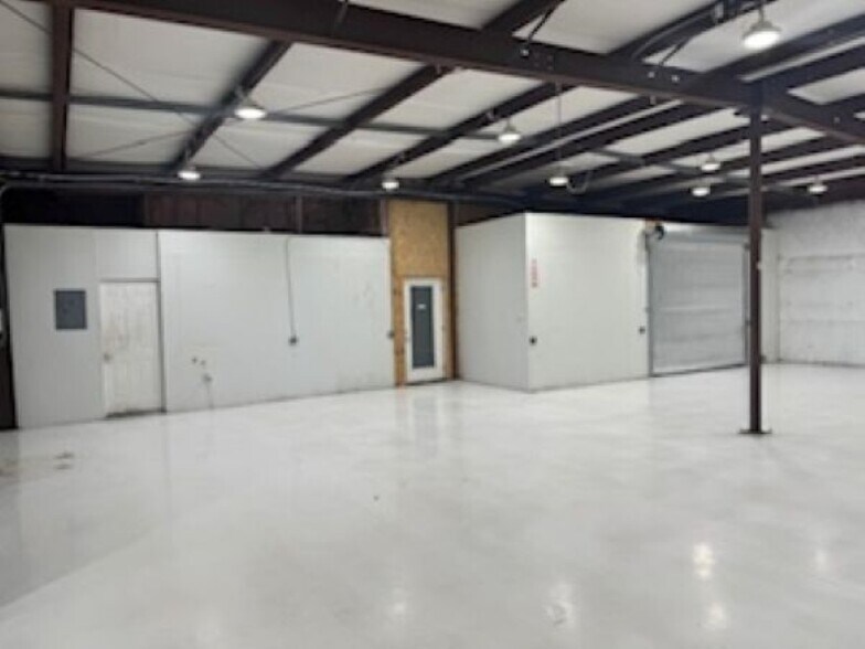 More Photos Of 2470 Air Park Rd, Charleston Warehouse For Lease