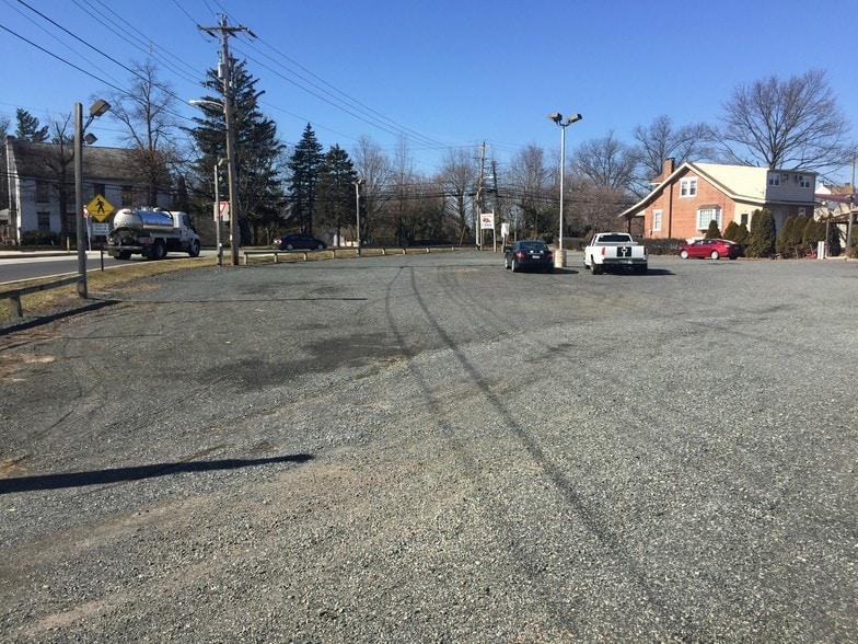 More Photos Of 1499 E Philadelphia Ave, Gilbertsville Storefront Retail Residential For Sale