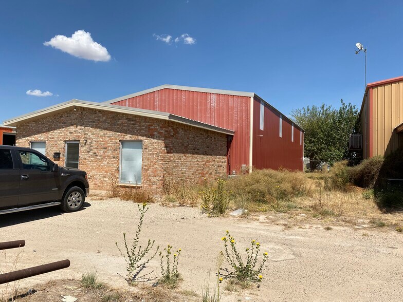 More Photos Of 4921 S County Road 1303, Odessa Light Manufacturing For Lease