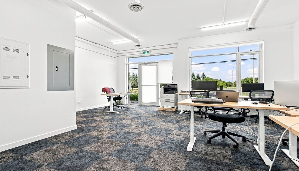 More Photos Of 2500 St. Laurent Blvd, Ottawa Medical For Sale