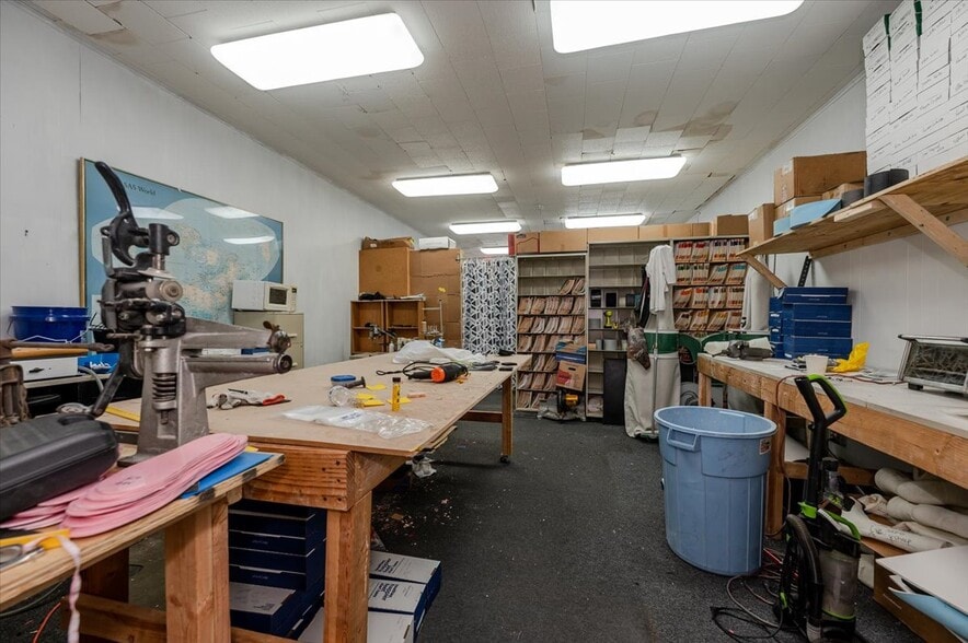 More Photos Of 21-23 W Jamaica Ave, Valley Stream Flex For Sale