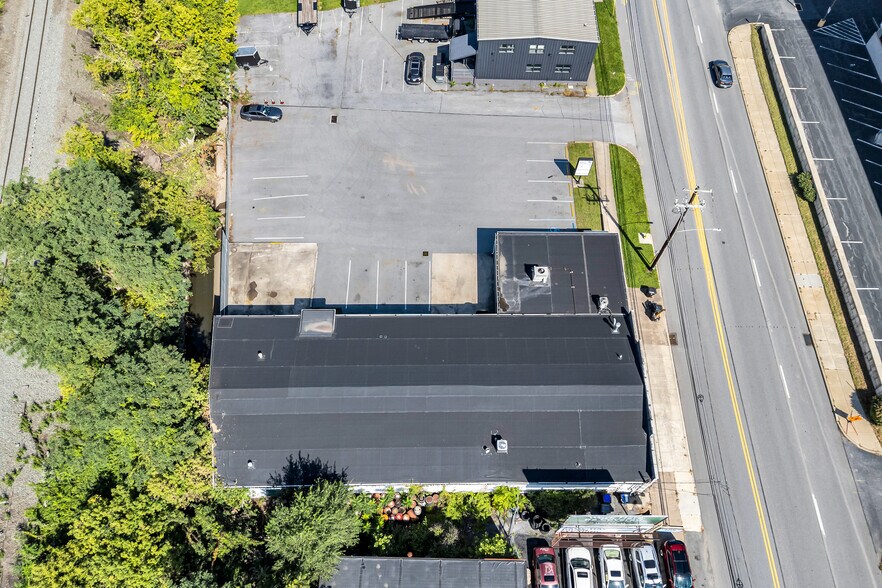 More Photos Of 1180 S Cameron St, Harrisburg Light Manufacturing For Sale