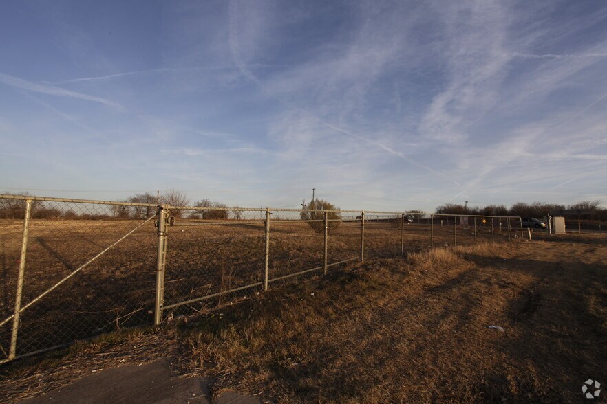 More Photos Of 12365 S Freeway, Burleson Land For Sale