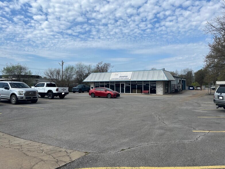 More Photos Of 3504 S Thompson St, Springdale Freestanding For Sale