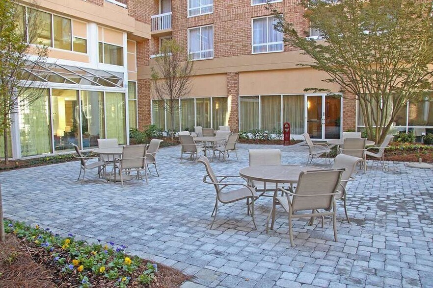 More Photos Of 6120 Peachtree Dunwoody Rd, Atlanta Hotel For Sale