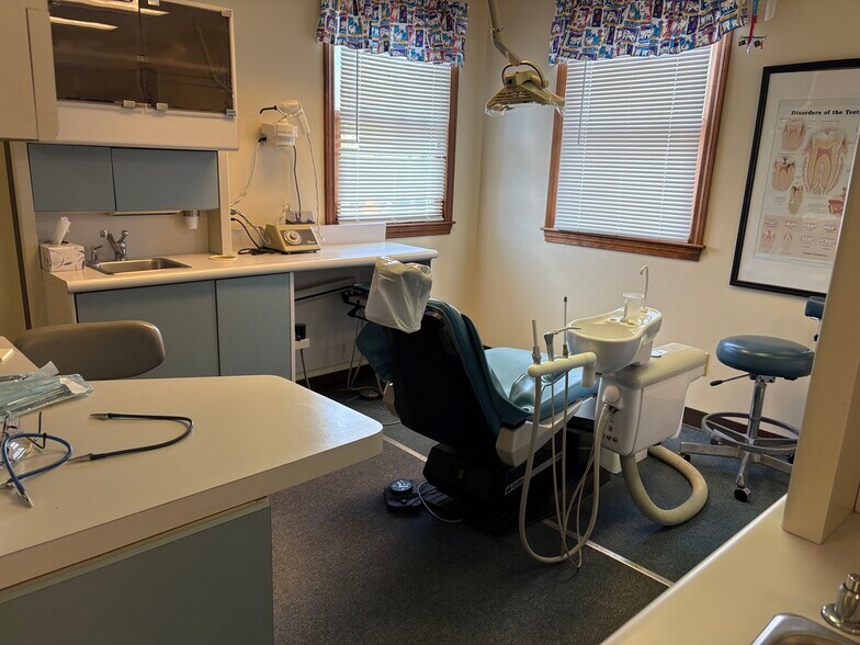 More Photos Of 1079 Central St, Leominster Office For Lease