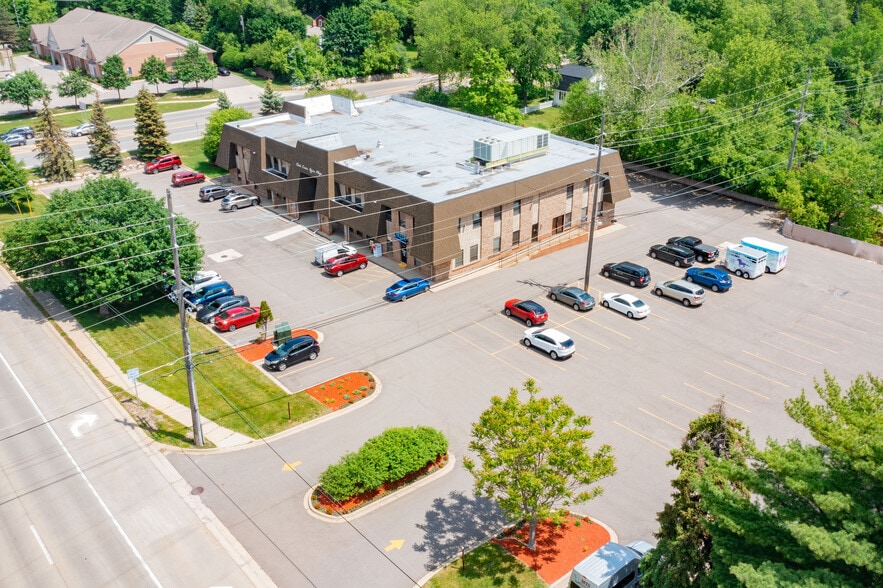 More Photos Of 25882 Orchard Lake Rd, Farmington Hills Medical For Lease