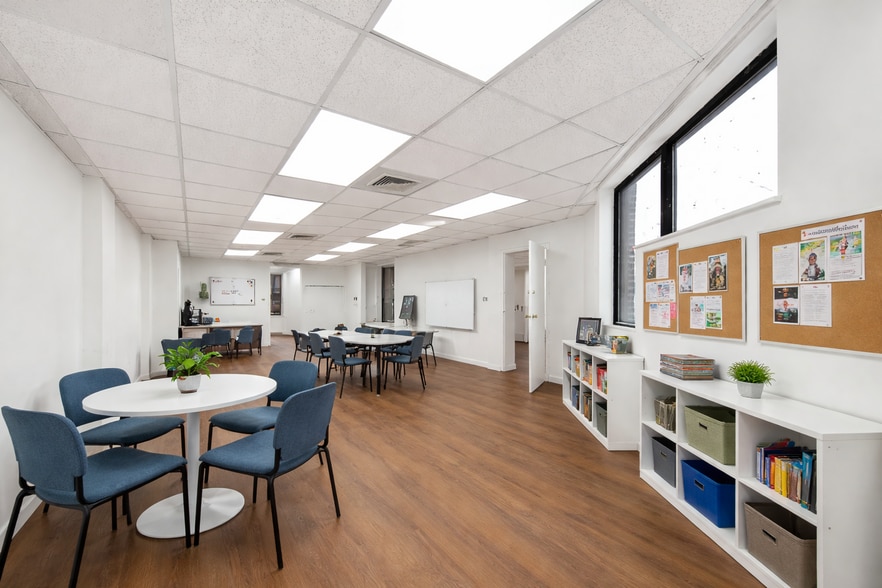 More Photos Of 8-12 W Fordham Rd, Bronx Storefront Retail Office For Lease