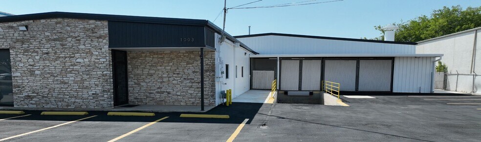 More Photos Of 1003 Paulsun Dr, San Antonio Warehouse For Sale