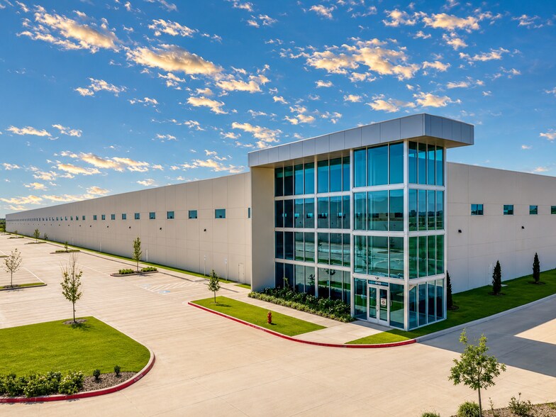 More Photos Of 6100 N Stemmons Fwy, Sanger Unknown For Lease