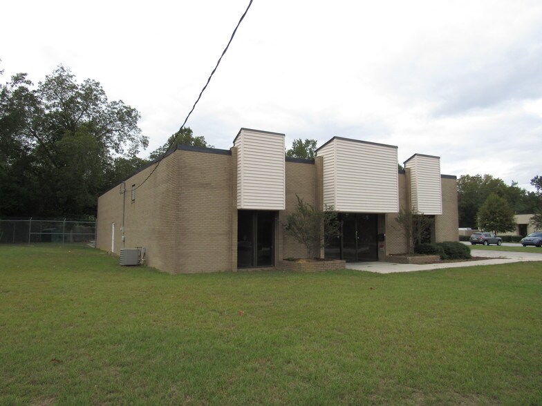 More Photos Of 2765 Magnolia St, Orangeburg Flex For Sale