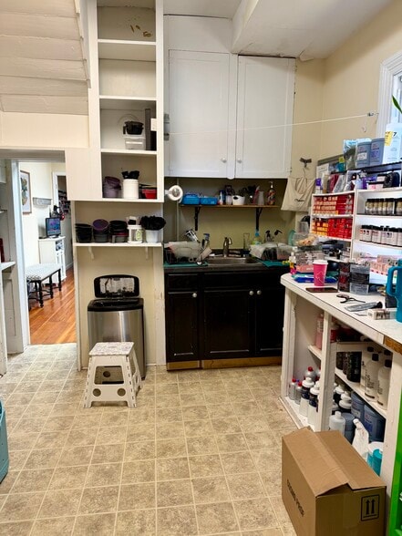 More Photos Of 209 E Boscawen St, Winchester Storefront Retail Residential For Lease