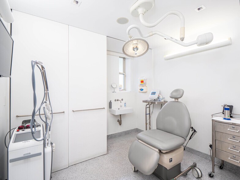 More Photos Of 911 Park Ave, New York Apartments For Sale