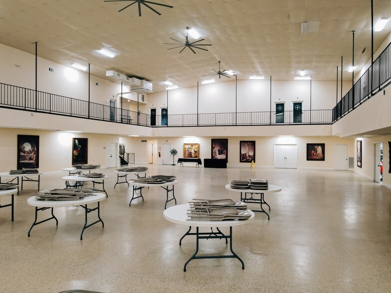 More Photos Of 9101 Airline Dr, Houston Religious Facility For Sale
