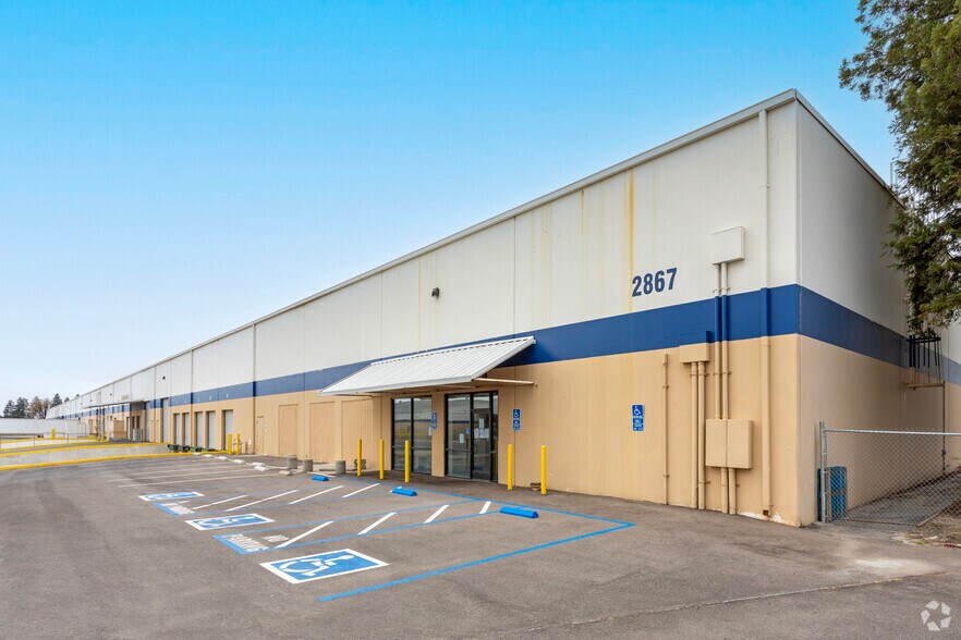 More Photos Of 2863 S East Ave, Fresno Distribution For Lease