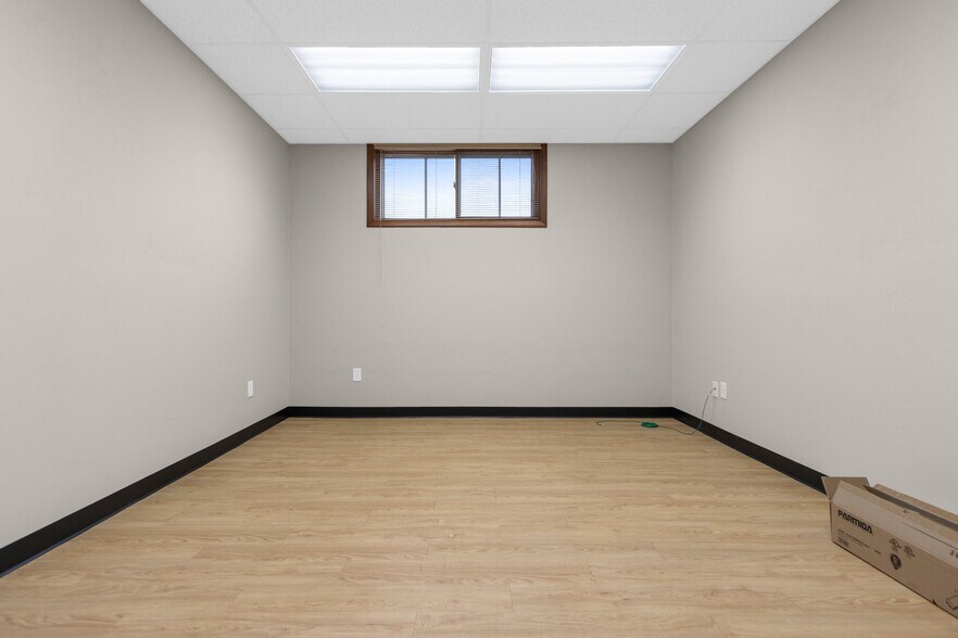 More Photos Of 621 W Lawrence St, Appleton Office For Lease