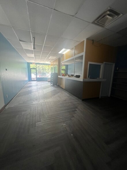 More Photos Of 660 Indian Trail Rd, Lilburn Unknown For Lease