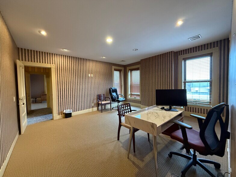 More Photos Of 25 Harvard St, Worcester Office For Lease