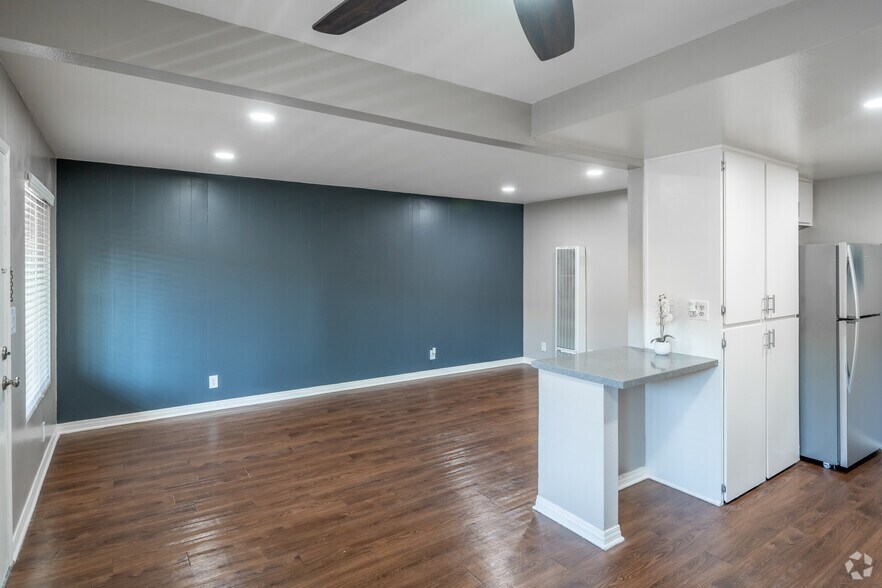 More Photos Of 291-293 Avocado St, Costa Mesa Apartments For Sale