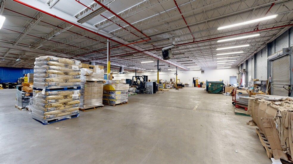 More Photos Of 1333 Belfast Ave, Columbus Warehouse For Sale