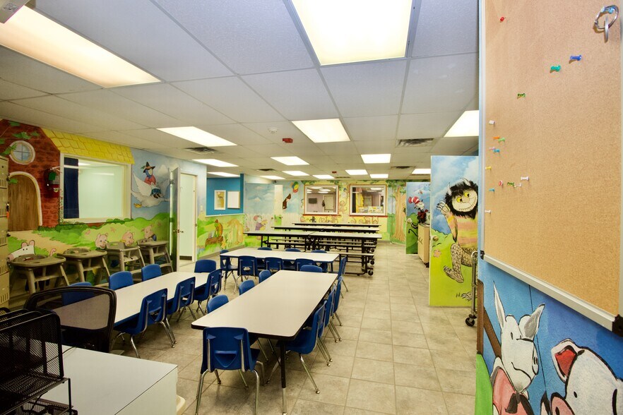 More Photos Of 3421 E Walnut St, Pearland Daycare Center For Sale